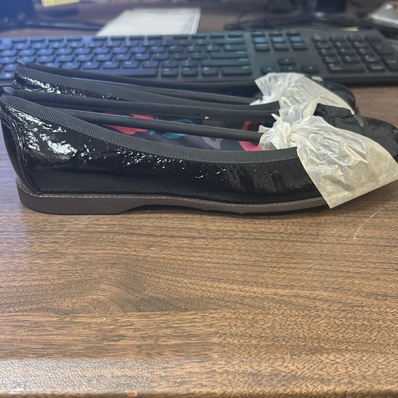 Marc by Marc Jacobs Patent Black Flats - Picture 3 of 4